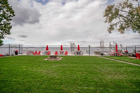 Surf and Surfside apartments and townhomes in Downtown Madison, WI. Fully Furnished, studio, one bedroom, 2 bedroom. Lake views. Managed by Wisconsin Management Company